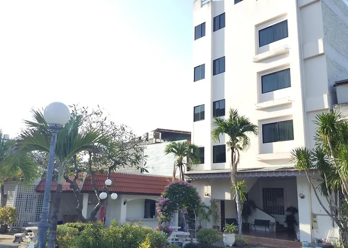 Puangpen Villa Hotel
