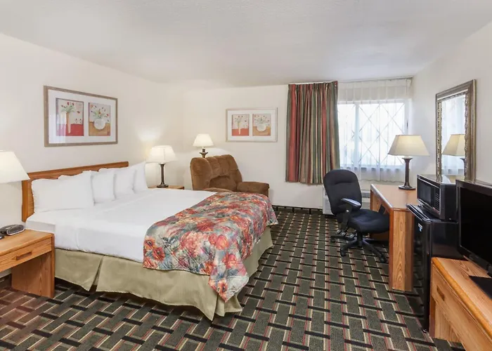 Baymont By Wyndham Decatur