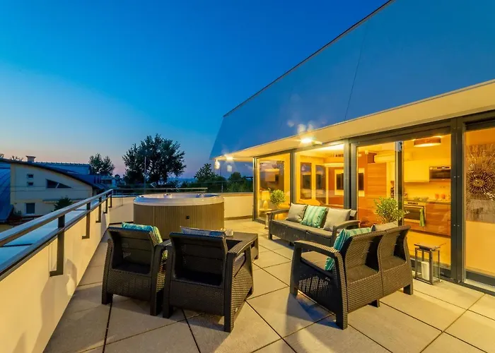 Lake Moments - Emerald Penthouse