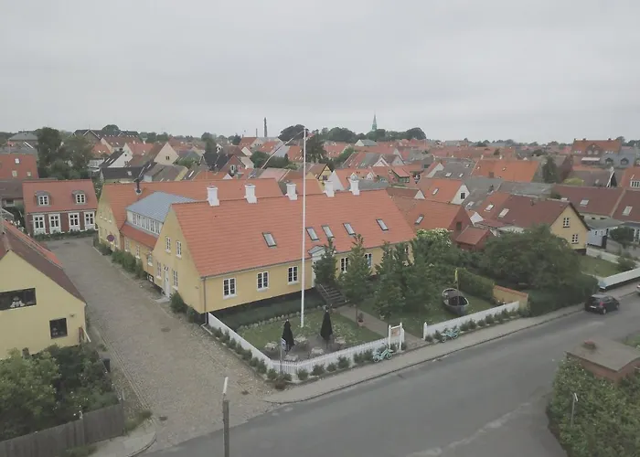 Femmasteren Hotel&Hostel