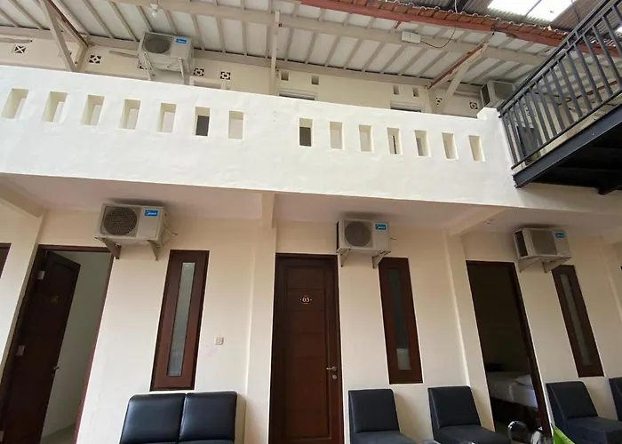 Jatiwinangun Homestay Near Gor Satria Purwoketo Mitra Reddoorz
