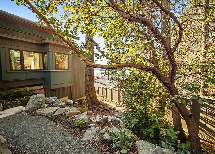 Kingfisher Cove Hideaway