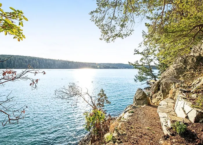 Kingfisher Cove Hideaway