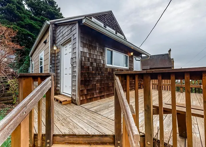 Bud'S Beach House
