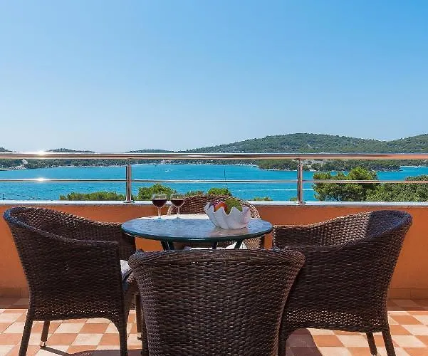 Apartments Hari Tisno