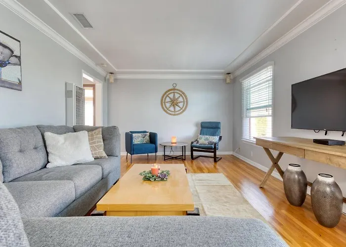 New Belmont Shore Retreat With Free Parking Walk To Beaches
