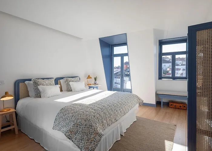 Loja Sr Costa by Casas com Estória Boutique Houses