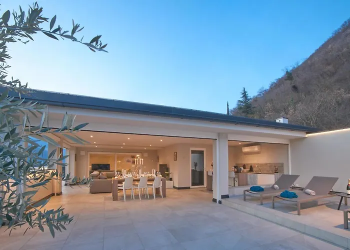 Penthouse & Garden - Luxury Apartment