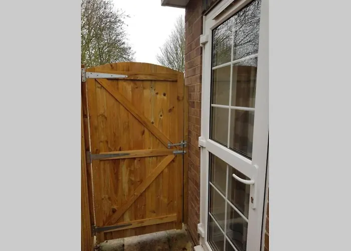 Cosy, Self Contained Annex