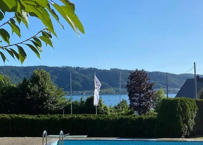 Das Schneckenhaus - Ferienwohnung mit Pool&Seeblick