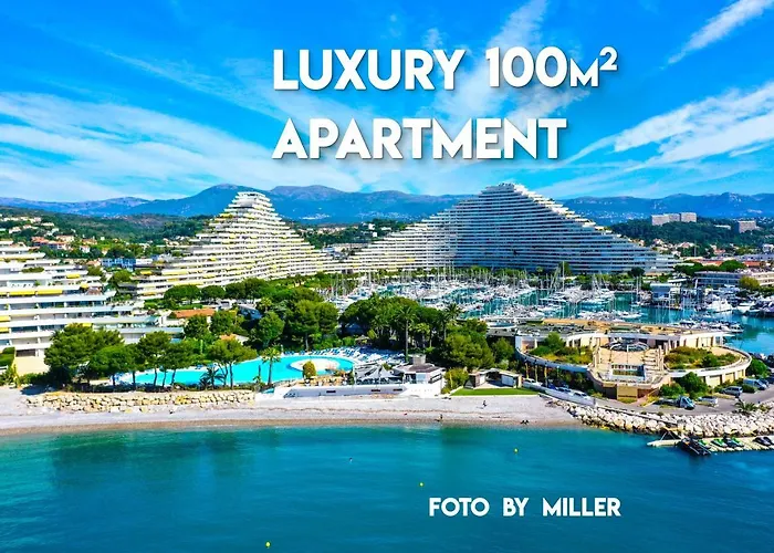 Apartments At Commodoro
