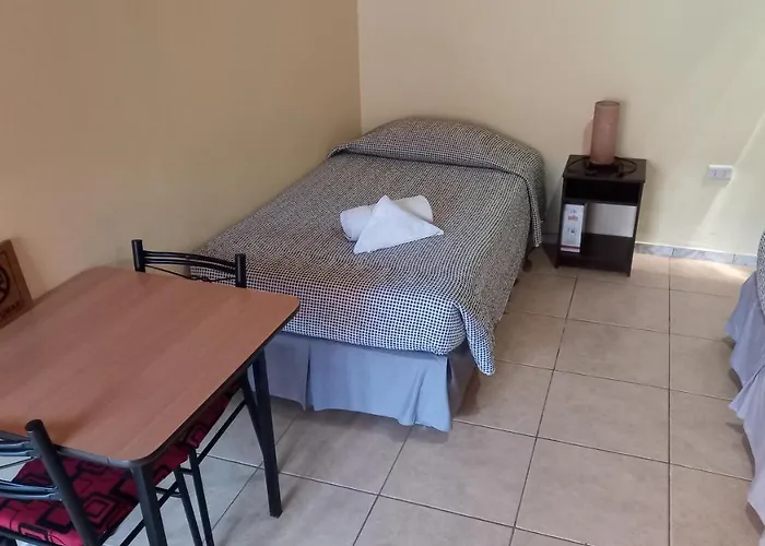 La Tribu Del Indio, Desayuno Incluido