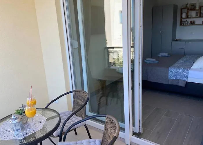 A Lovely And Cozy Room With A Breathtaking View 2