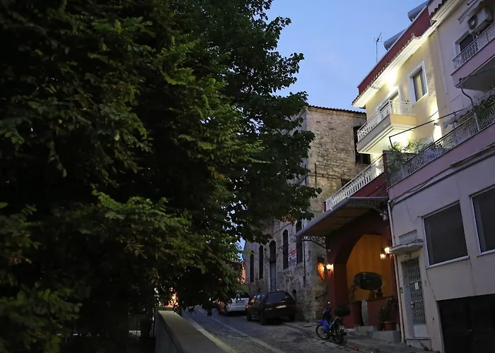 Under The Aqueduct Boutique House