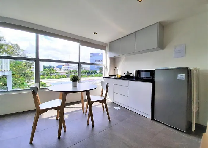 International Service Apartments At Raeburn Park