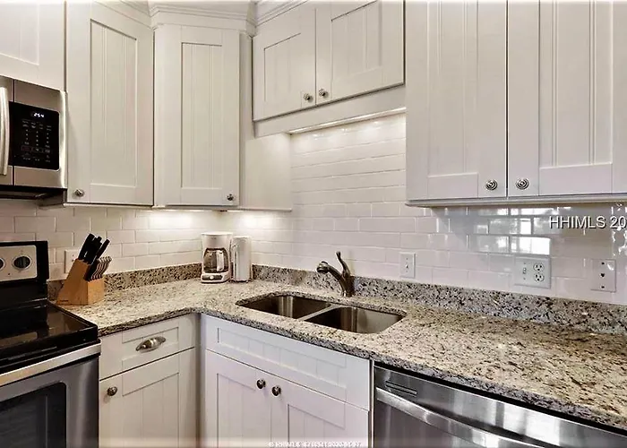 Oceanfront Villa Retreat: Beachside Luxury at Coligny