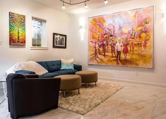 Private Luxury Suite With Hot Tub Downtown Eureka Springs