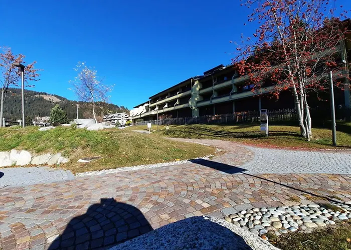 Bmp Apartment Spinale Campiglio Centro, Garage