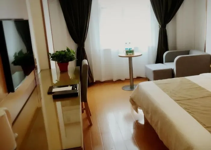 Greentree Inn Bengbu Longzihu District Railway Station Express Hotel