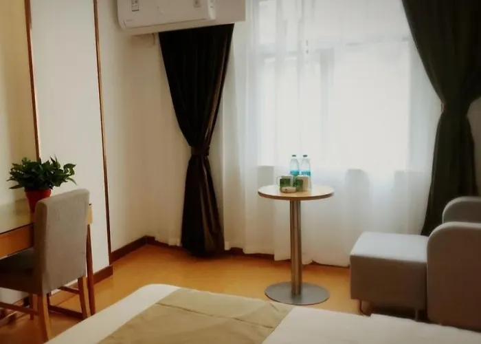 Greentree Inn Bengbu Longzihu District Railway Station Express Hotel