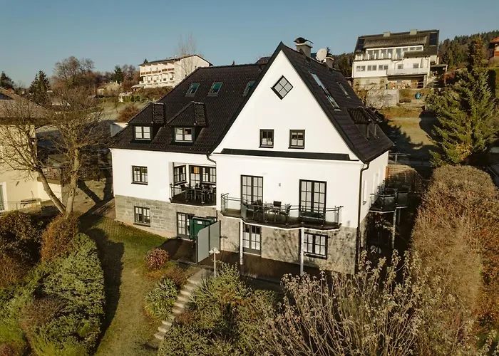 Haus Aussicht - Ferienwohnungen Velden