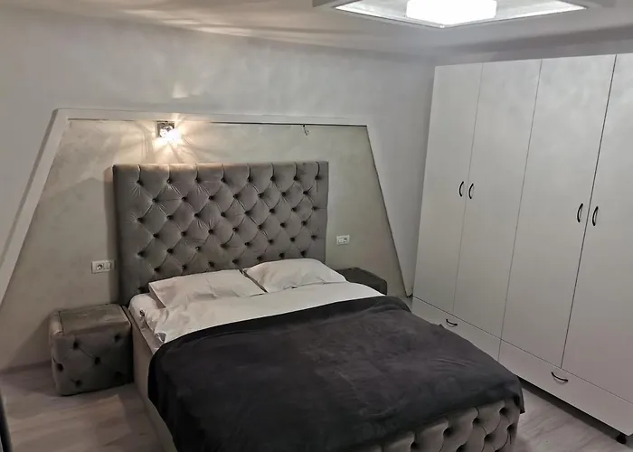 Jolie Luxury Apartments II
