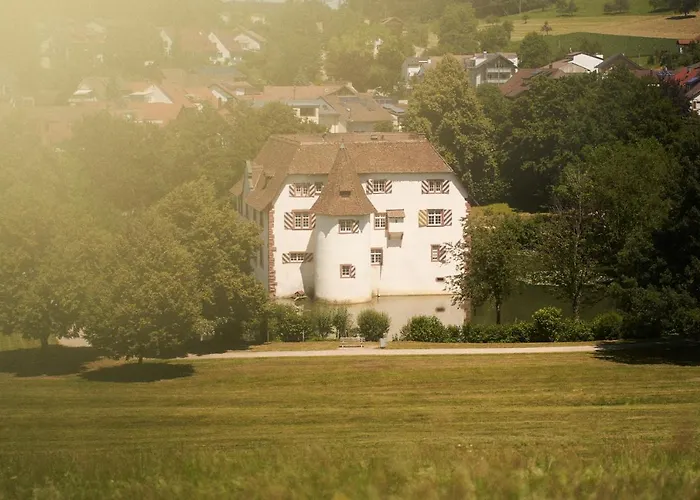 Gaestehaus Am Wasserschloss & Restaurant Wasserschloss Inzlingen
