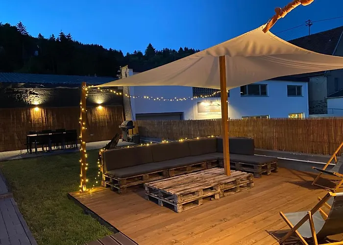 Nürburgring Industrial Design House, großer Garten, BBQ