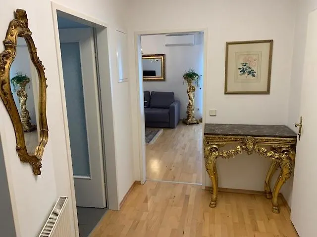 Amadeus Apartment