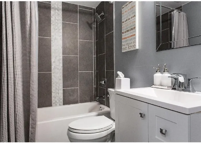 Forrestville Ave Large Suite