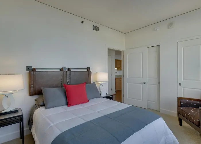 Renu Suites At The Burlington Portland