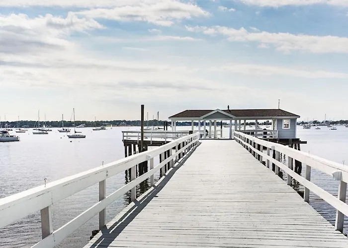 Fathoms Hotel & Marina