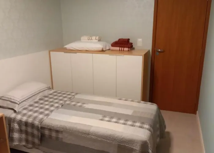 GUARAJUBA - Apartamento novíssimo 2 quartos - 170 m da praia GUARAJUBA - Apartamento novíssimo 2 quartos - 170 m da praia