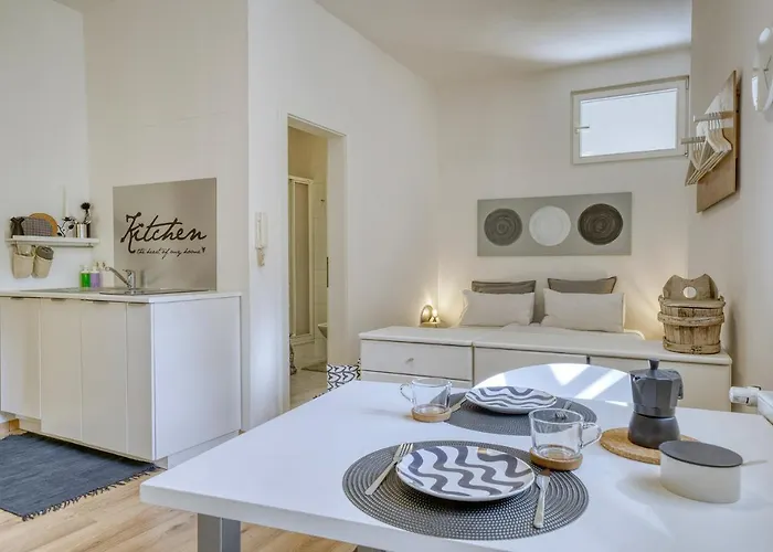 Homestwenty3 - Home Five