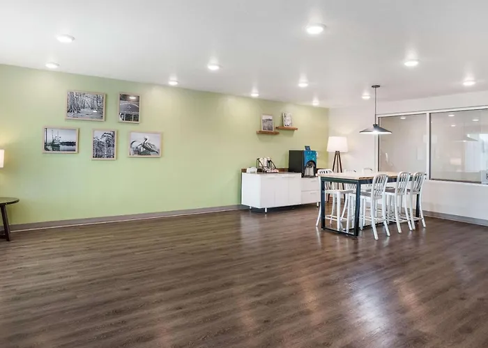 Woodspring Suites Sulphur - Lake Charles