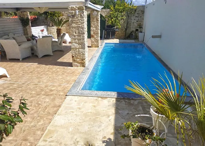Lakoudia