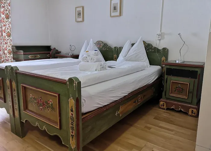 Historisches Hotel Piz Ela Berguen