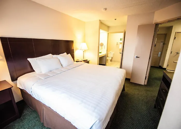 Greystone Inn & Suites
