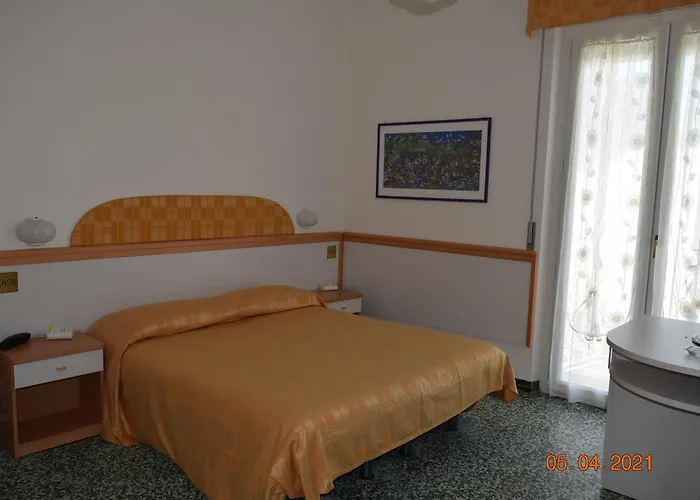 Hotel Rosa Meuble