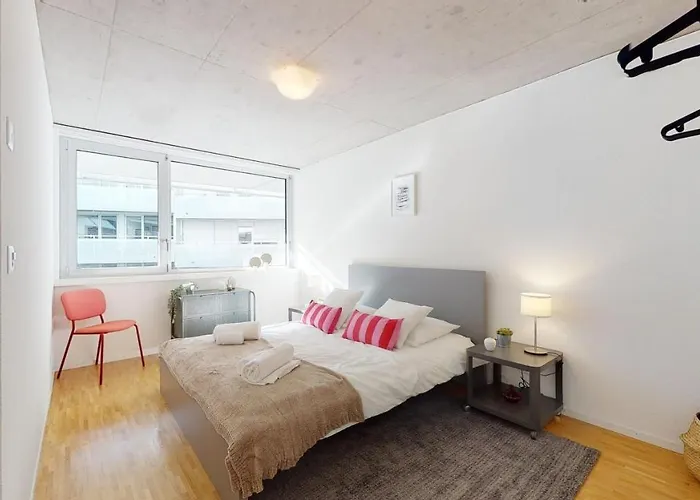Bright And Luminous 1 Bedroom Flat In Downtown