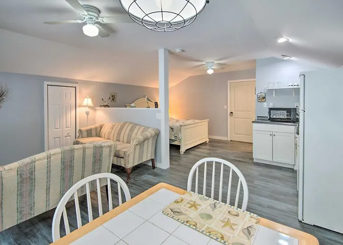 Charming Studio < 10 Miles To Wells' Beaches!