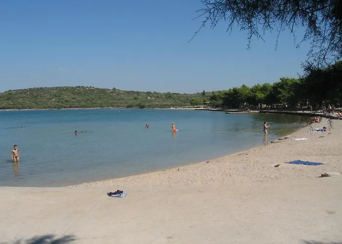 Apartments Hari Tisno