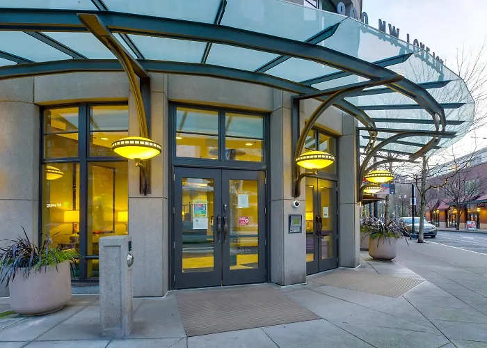 Renu Suites At The Burlington Portland