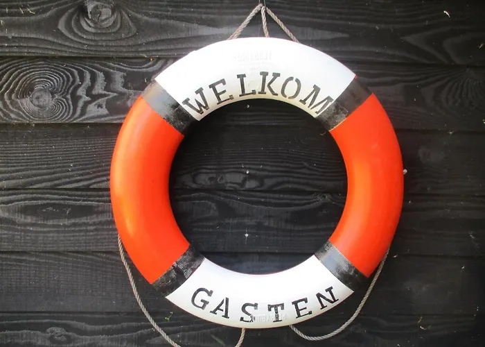 Vakantiehuisje Gelegen Op Een Kattensprong Van Veerse Meer En Noordzee!