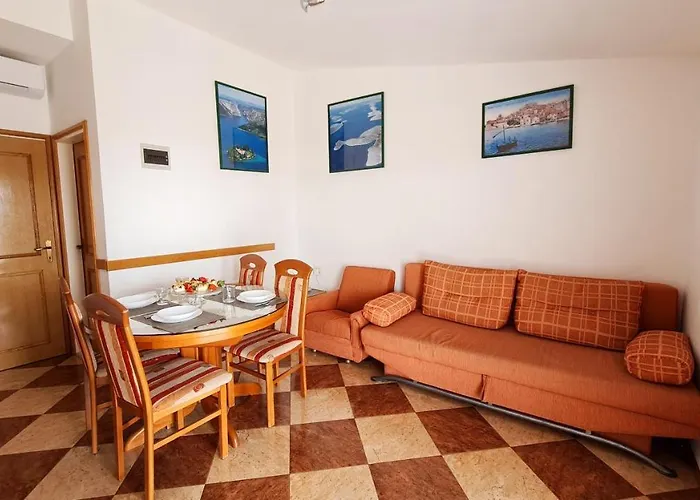 Apartments Crljen