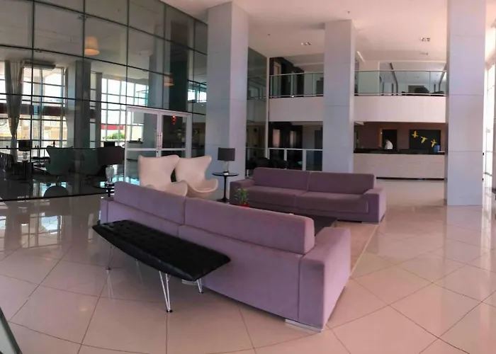 Studio Business West Flat