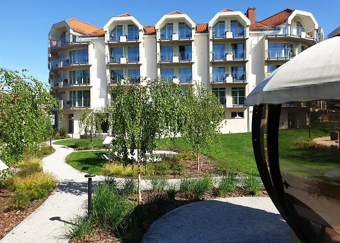 Hotel White