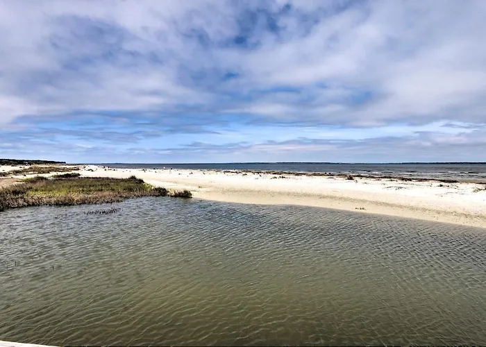 Sunroom + Beach Access: Hilton Head Condo