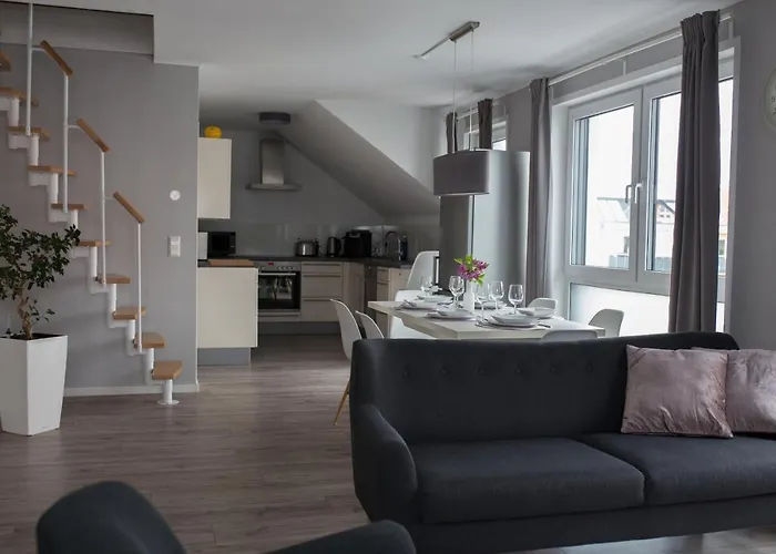 moderne Neubau-Wohnung mit Kamin und 35qm Dachterrasse