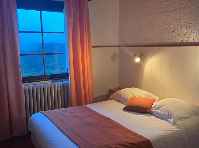 Logis Hotel La Petite Chaumiere